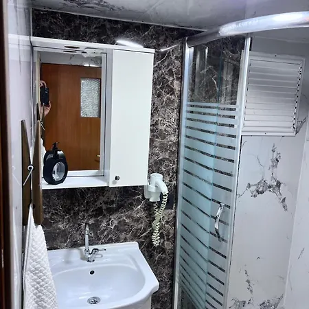 Апартаменты Treehouse With Garden In The Heart Of Antalya