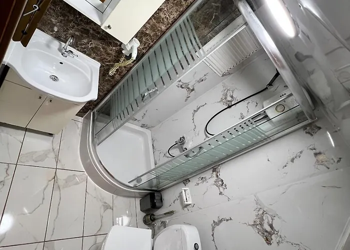 Apartment Treehouse With Garden In The Heart Of Antalya *