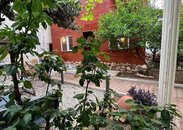 Treehouse With Garden In The Heart Of Antalya * Eskiomerler
