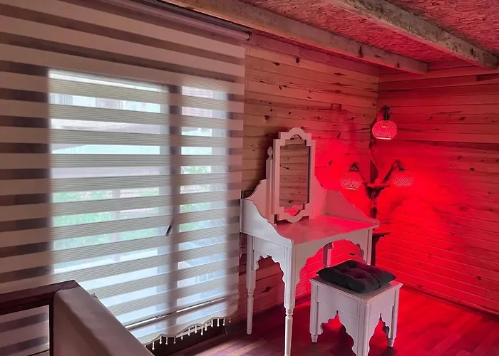 Treehouse With Garden In The Heart Of Antalya Eskiomerler